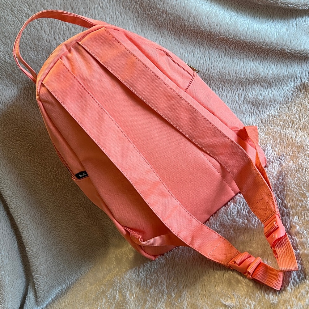 NWOT HERSCHEL SUPPLY CO 15L Grove Backpack - Picture 7 of 16